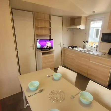 Les Berges Du Cele 2*