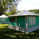 Les Berges Du Cele 2*