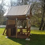 Campsite Les Berges Du Cele 2*