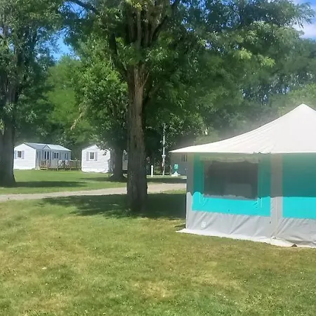 Les Berges Du Cele Campingplatz 2*