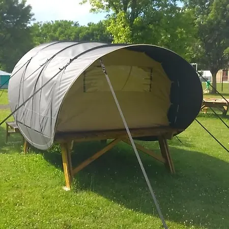 Les Berges Du Cele Campingplatz