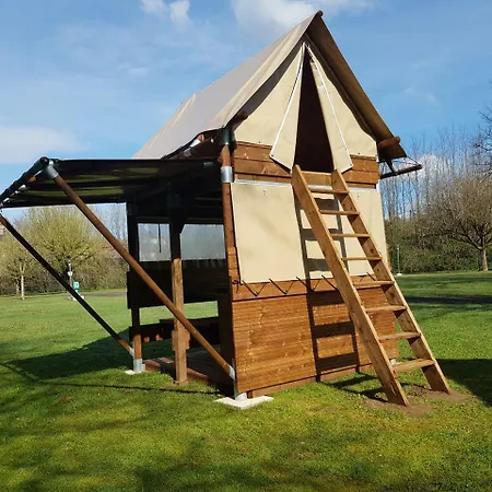 Les Berges Du Cele Camping 2*