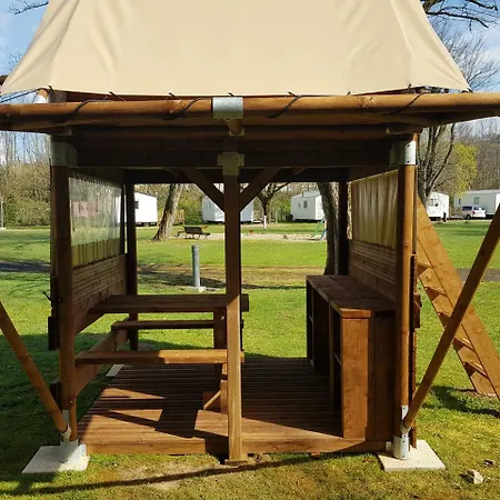 Les Berges Du Cele Campingplatz 2*