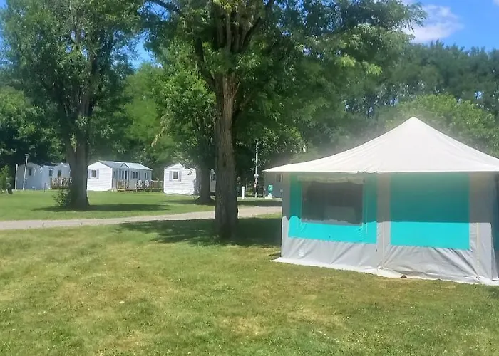 Les Berges Du Cele Camping 2*