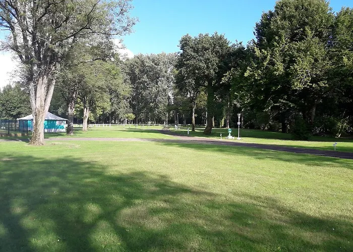 Les Berges Du Cele Camping 2*