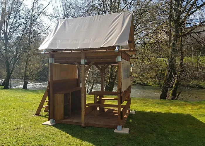 Camping Les Berges Du Cele 2*