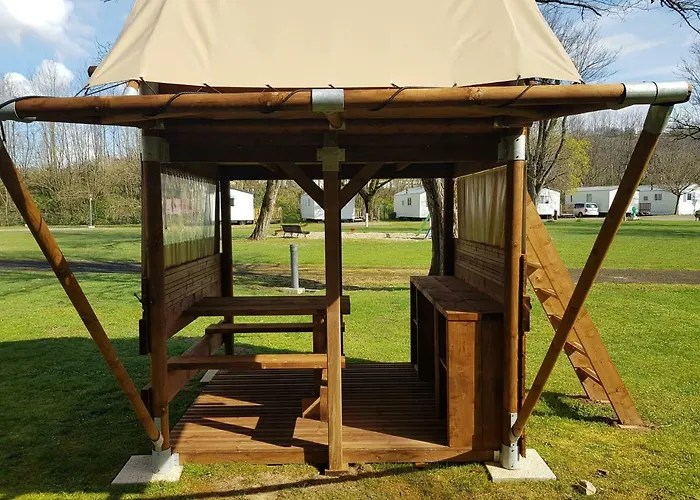 Les Berges Du Cele Camping 2*