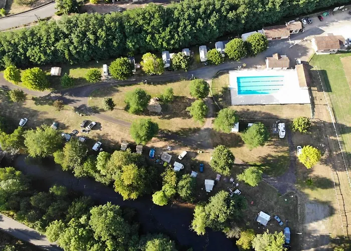 Les Berges Du Cele Camping 2*
